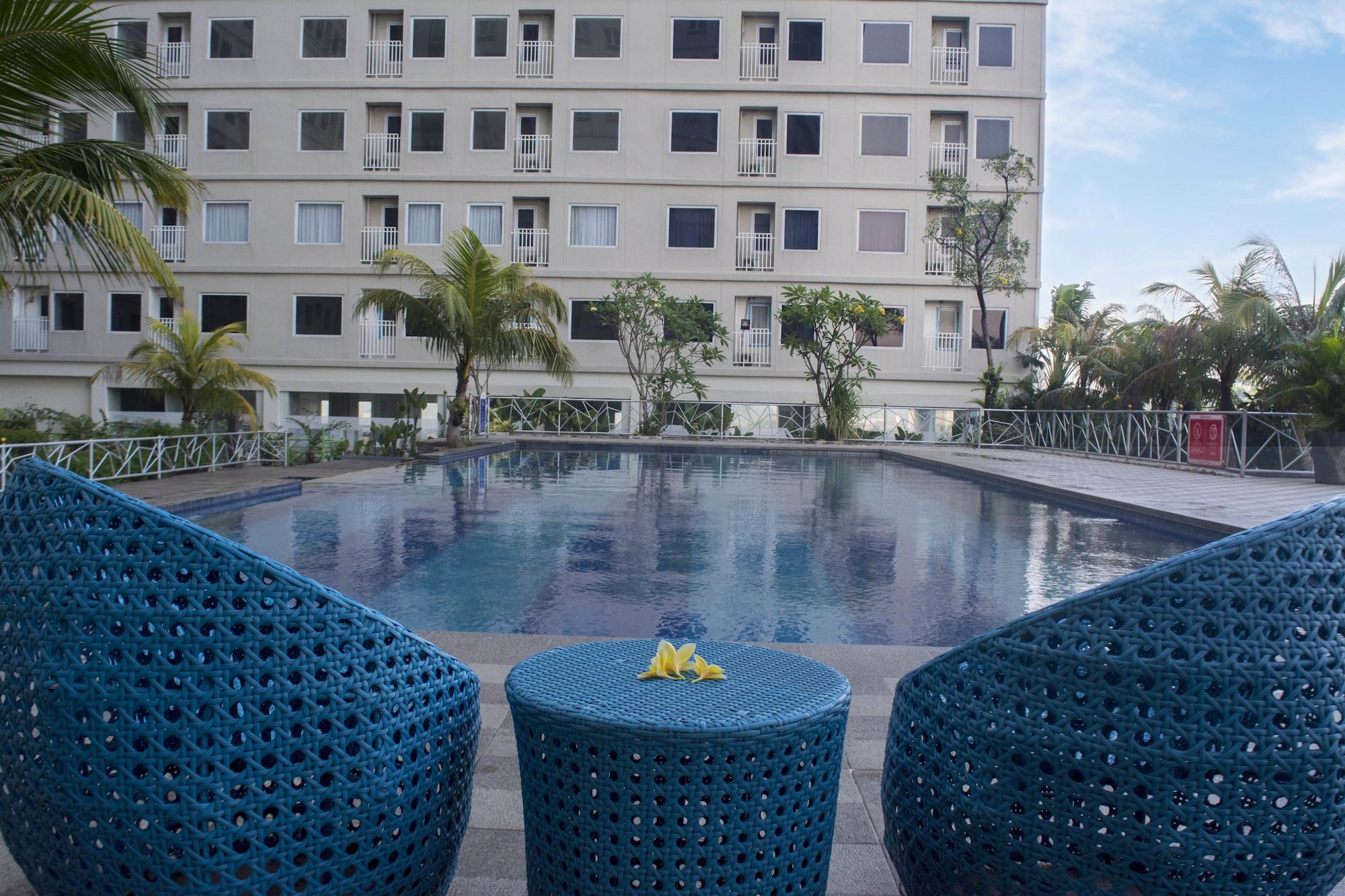 Titanium Express Homtel Hotel Jakarta Exterior photo