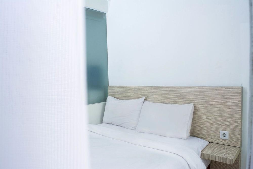 Titanium Express Homtel Hotel Jakarta Exterior photo
