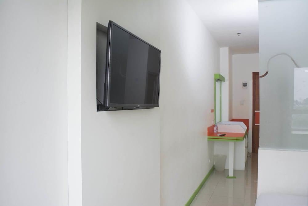 Titanium Express Homtel Hotel Jakarta Exterior photo