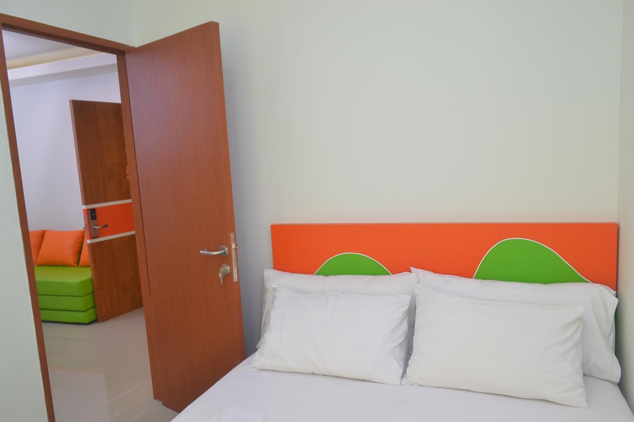 Titanium Express Homtel Hotel Jakarta Exterior photo