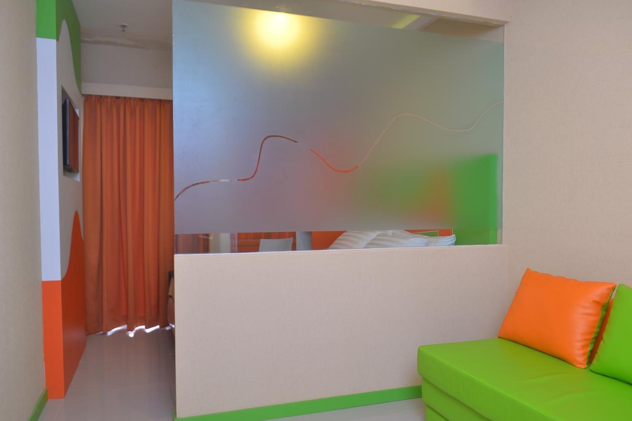 Titanium Express Homtel Hotel Jakarta Exterior photo